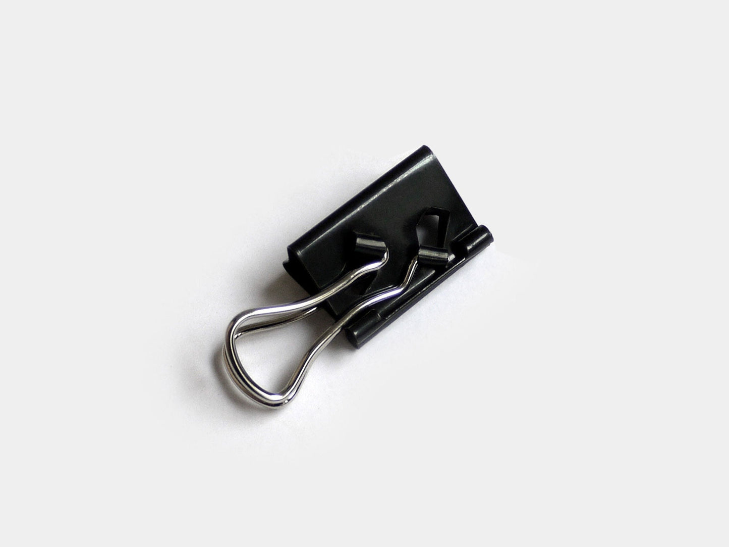 Fold-Back Paper Clip with Page-Turn Design — 30mm