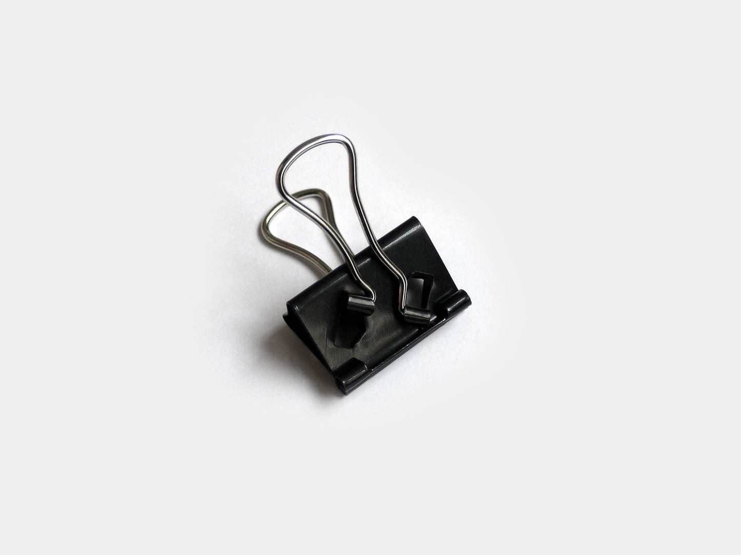 Fold-Back Paper Clip with Page-Turn Design — 30mm